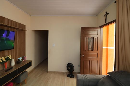Sala de casa à venda com 2 quartos, 150m² em Jardim Tango, São Paulo