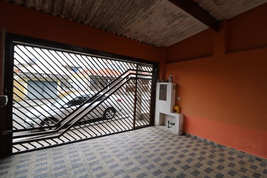 Garagem de casa à venda com 2 quartos, 150m² em Jardim Tango, São Paulo