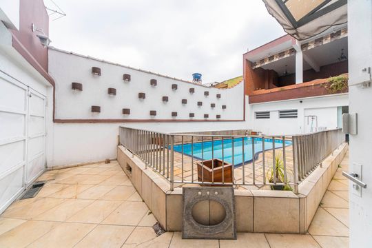 Quintal e Piscina de casa à venda com 3 quartos, 600m² em Homero Thon, Santo André