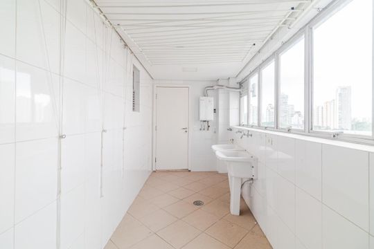 Área de Serviço de apartamento à venda com 3 quartos, 216m² em Moema, São Paulo