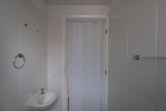 Banheiro de apartamento para alugar com 2 quartos, 42m² em Mato Grande, Canoas