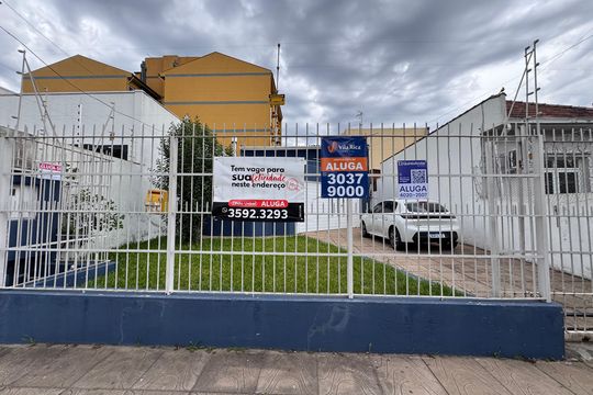 Fachada de casa para alugar com 2 quartos, 150m² em Centro, São Leopoldo