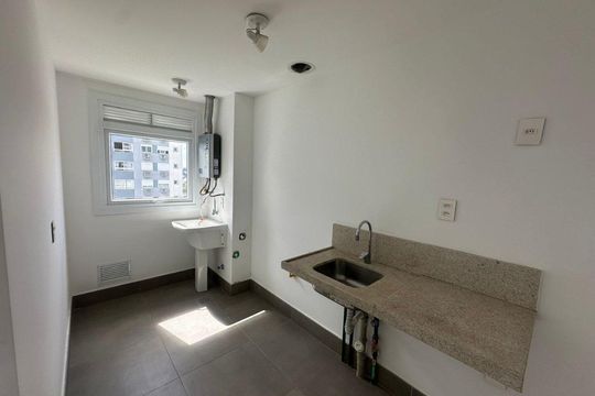 Cozinha e Área de Serviço de apartamento à venda com 2 quartos, 56m² em São Sebastião, Porto Alegre