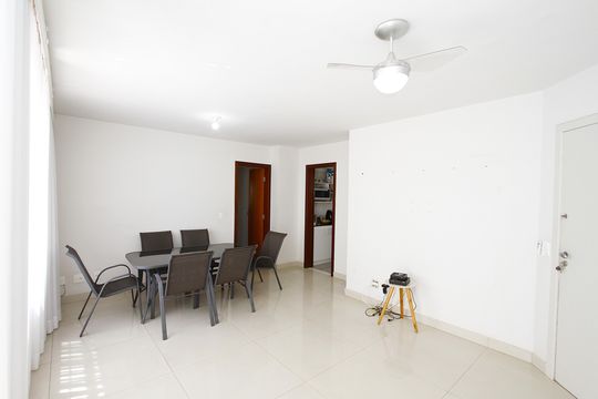 Sala de apartamento para alugar com 3 quartos, 114m² em Cruzeiro, Belo Horizonte