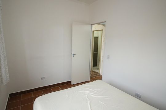 Quarto 1 de kitnet/studio para alugar com 1 quarto, 33m² em Jardim Melvi, Praia Grande