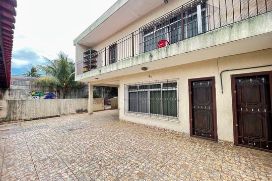 Garagem de casa à venda com 6 quartos, 400m² em Vila Barros, Guarulhos
