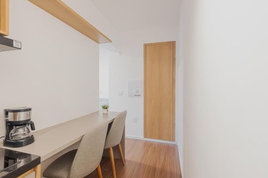 Cozinha de kitnet/studio à venda com 1 quarto, 33m² em Sumaré, São Paulo