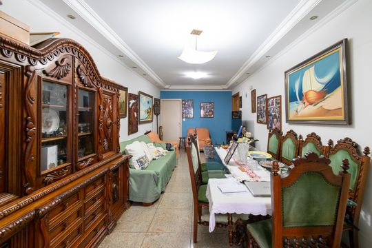 Casa à venda com 10 quartos, 300m² em Parque Jabaquara, São Paulo