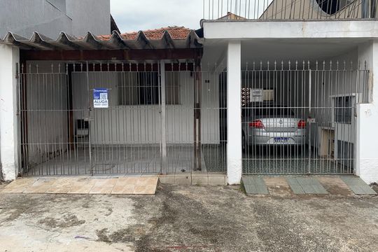 Fachada de casa para alugar com 1 quarto, 70m² em Vila Santa Isabel, São Paulo
