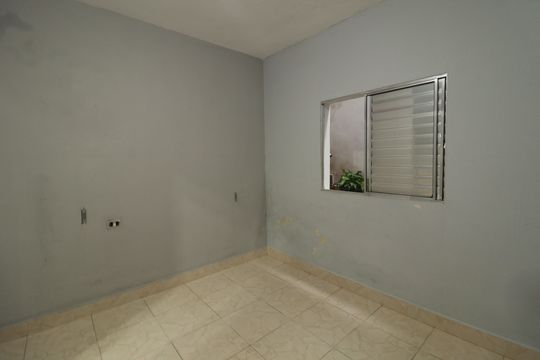 Casa à venda com 4 quartos, 212m² em Jardim Mirante, Várzea Paulista