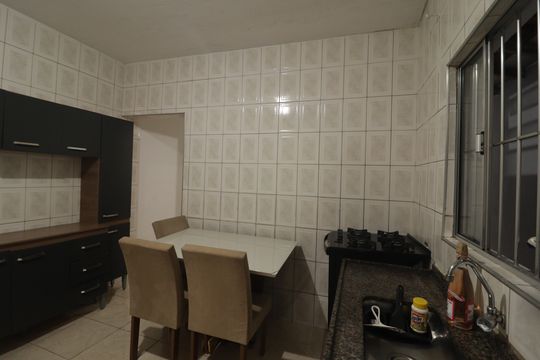 Casa à venda com 4 quartos, 212m² em Jardim Mirante, Várzea Paulista
