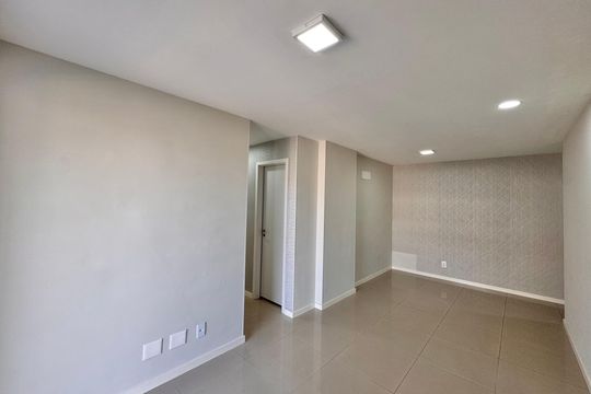 Sala de apartamento para alugar com 3 quartos, 92m² em Recreio dos Bandeirantes, Rio de Janeiro