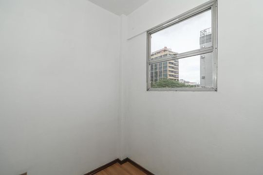 Quarto de Serviço de apartamento à venda com 4 quartos, 190m² em Floresta, Porto Alegre