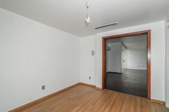 Sala de Jantar de apartamento à venda com 4 quartos, 190m² em Floresta, Porto Alegre