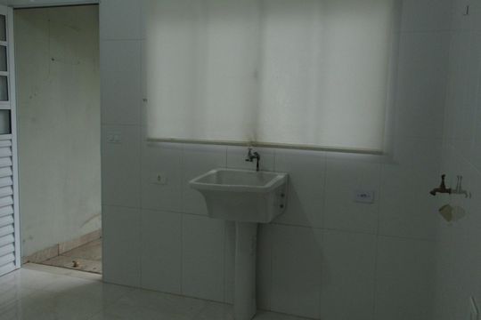 Área de Serviço de casa para alugar com 3 quartos, 137m² em Três Montanhas, Osasco