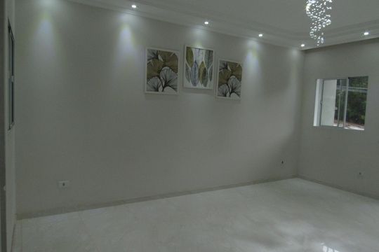 Sala de casa para alugar com 3 quartos, 137m² em Três Montanhas, Osasco