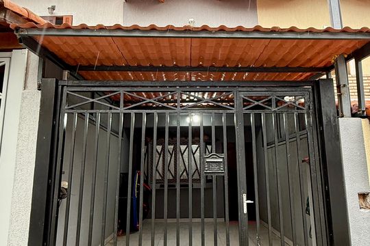 Fachada de casa à venda com 2 quartos, 77m² em Vila dos Telles, Guarulhos