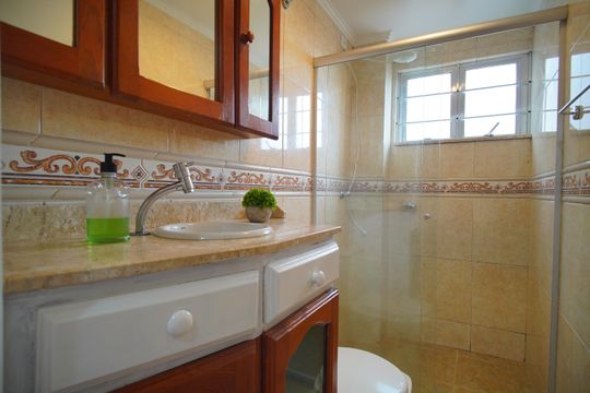 Banheiro de apartamento à venda com 2 quartos, 91m² em Ouro Branco, Novo Hamburgo