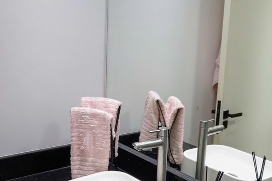 Banheiro de apartamento à venda com 2 quartos, 53m² em Centro, Osasco
