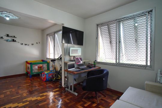 Sala de apartamento à venda com 4 quartos, 88m² em Passo D’areia, Porto Alegre
