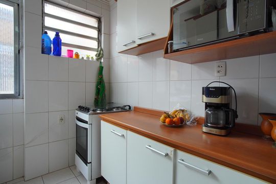 Cozinha de apartamento à venda com 4 quartos, 88m² em Passo D’areia, Porto Alegre