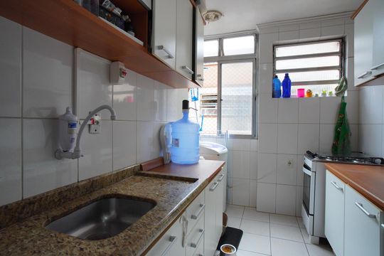 Cozinha de apartamento à venda com 4 quartos, 88m² em Passo D’areia, Porto Alegre
