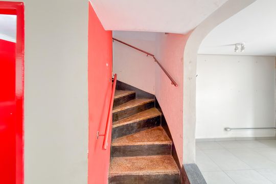 Escada de casa para alugar com 3 quartos, 80m² em Ipiranga, São Paulo
