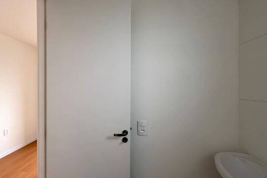 Banheiro de kitnet/studio à venda com 0 quarto, 18m² em Vila das Belezas, São Paulo
