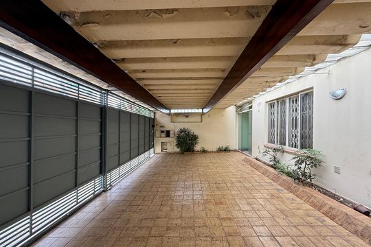 Garagem de casa à venda com 5 quartos, 200m² em Cidade Monções, São Paulo