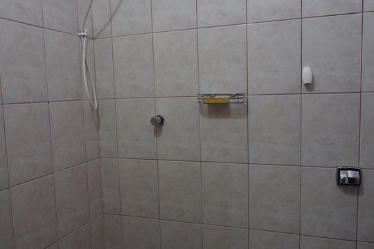 Banheiro de casa à venda com 3 quartos, 122m² em Jardim Sales, Jundiaí