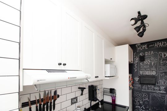Cozinha de apartamento para alugar com 1 quarto, 31m² em Água Branca, São Paulo