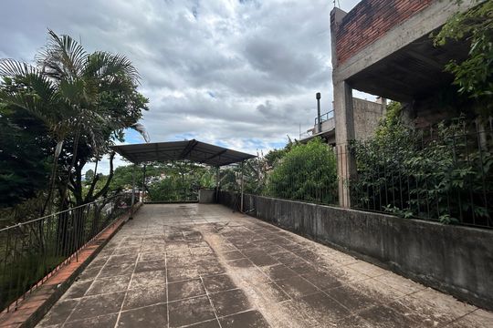 Pátio de casa à venda com 4 quartos, 390m² em Ideal, Novo Hamburgo