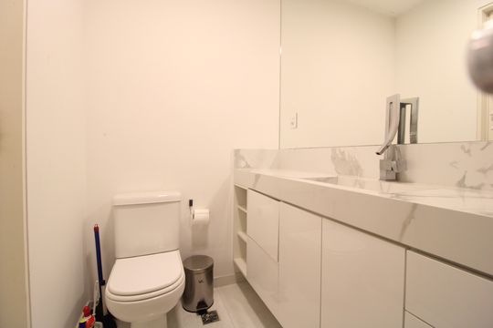 Banheiro de apartamento à venda com 1 quarto, 140m² em Usina Piratininga, São Paulo
