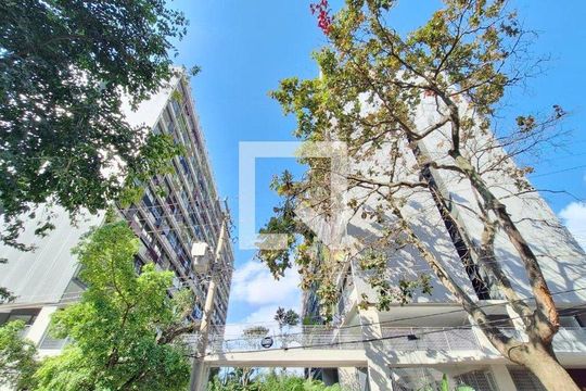 Fachada de apartamento à venda com 2 quartos, 66m² em Vila Ipojuca, São Paulo