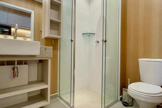 Banheiro de kitnet/studio à venda com 1 quarto, 28m² em Pinheiros, São Paulo