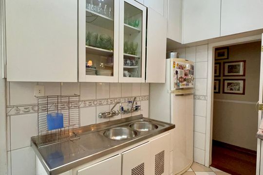 Cozinha de apartamento à venda com 2 quartos, 113m² em Cerqueira César, São Paulo