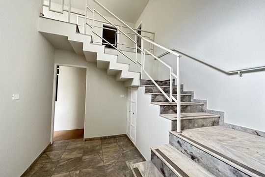Corredor de casa para alugar com 8 quartos, 406m² em Centro, Uberlândia