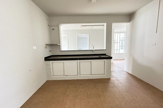 Cozinha de casa para alugar com 8 quartos, 406m² em Centro, Uberlândia