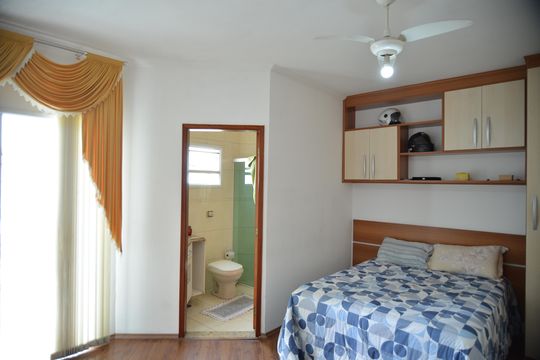 Apartamento à venda com 2 quartos, 77m² em Vila Lucinda, Santo André