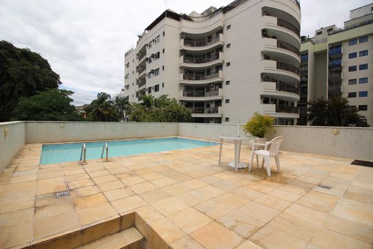 Área Comum - Piscina de apartamento para alugar com 4 quartos, 305m² em Freguesia (jacarepaguá), Rio de Janeiro