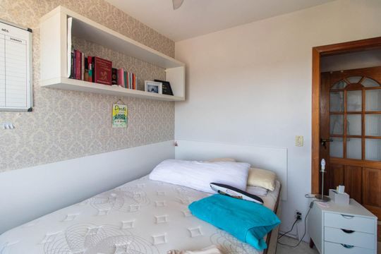 Quarto 1 de apartamento à venda com 4 quartos, 120m² em Cristal, Porto Alegre
