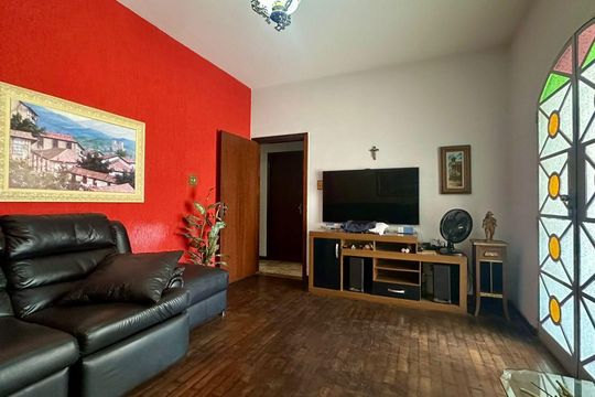 Sala de casa à venda com 6 quartos, 527m² em Monsenhor Messias, Belo Horizonte
