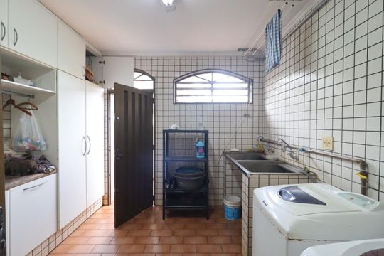 Área de serviço 2 de casa para alugar com 7 quartos, 560m² em Republica, Ribeirão Preto