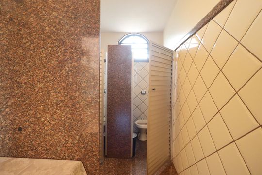 Área comum - Banheiro de casa para alugar com 7 quartos, 560m² em Republica, Ribeirão Preto