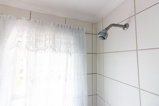 Banheiro 2 de apartamento à venda com 2 quartos, 57m² em Umuarama, Osasco