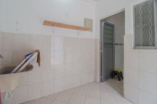 Área de Serviço de casa para alugar com 2 quartos, 140m² em Vila Bocaina, Mauá