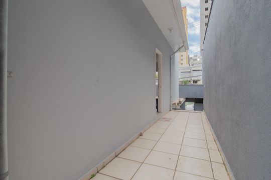 Corredor de casa para alugar com 2 quartos, 140m² em Vila Bocaina, Mauá