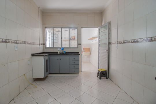 Cozinha de casa para alugar com 2 quartos, 140m² em Vila Bocaina, Mauá