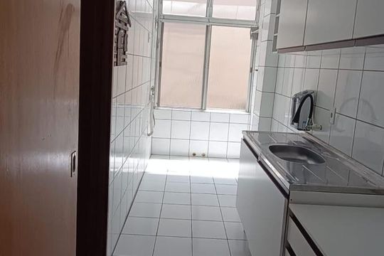 Cozinha de apartamento à venda com 2 quartos, 58m² em Menino Deus, Porto Alegre
