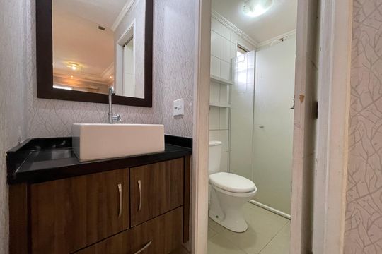 Banheiro  de apartamento à venda com 2 quartos, 57m² em Jaguaré, São Paulo